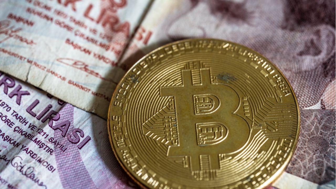 Turks Traded $1.8B in Crypto Amid Lira Crash During Q4 2021